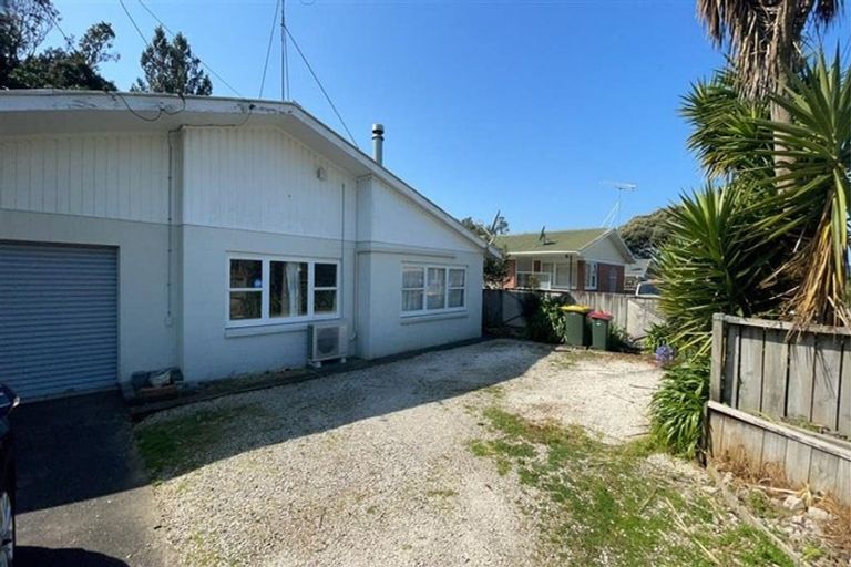 Photo of property in 19 Rosehill Drive, Rosehill, Papakura, 2113