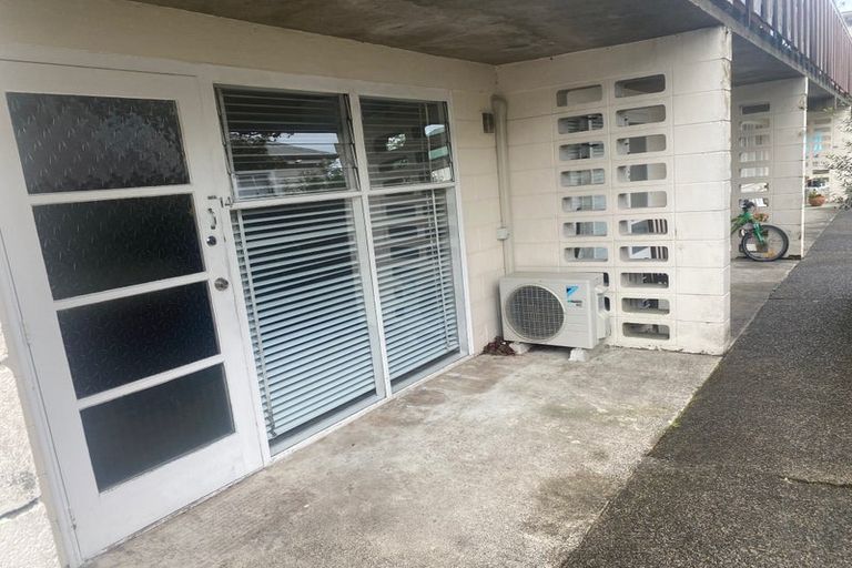 Photo of property in 9 Esplanade Road, Mount Eden, Auckland, 1024