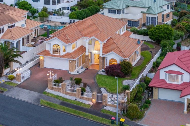 Photo of property in 35 Mccahill Views, Botany Downs, Auckland, 2010