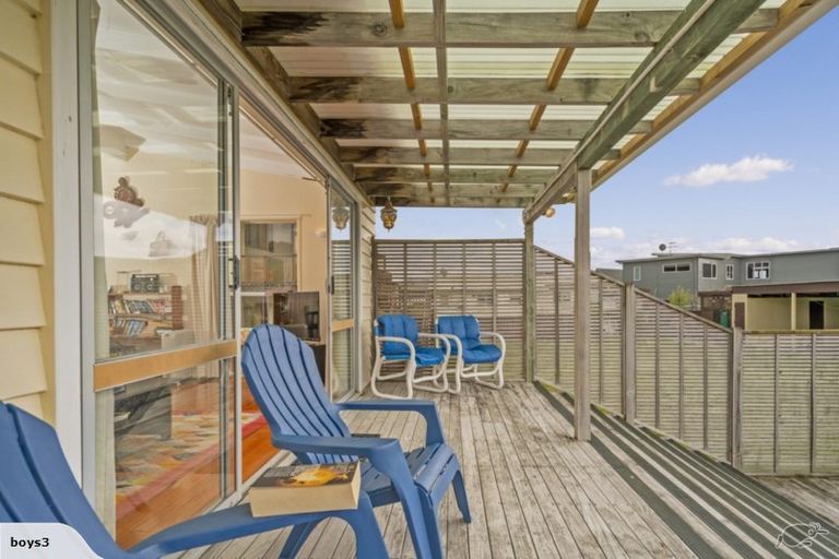 Photo of property in 9 Captain Cook Road, Cooks Beach, Whitianga, 3591