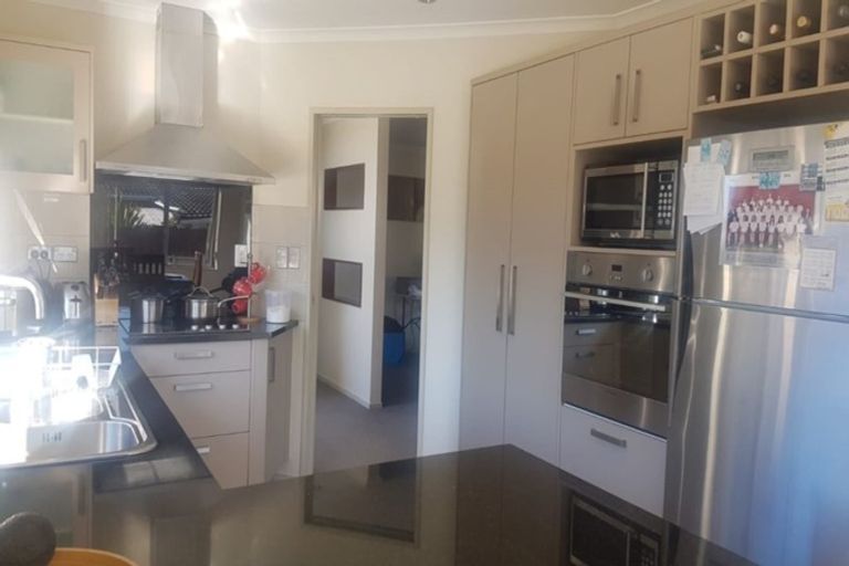 Photo of property in 36d Godley Road, Green Bay, Auckland, 0604