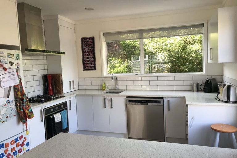 Photo of property in 9a Tahapa Crescent, Meadowbank, Auckland, 1072
