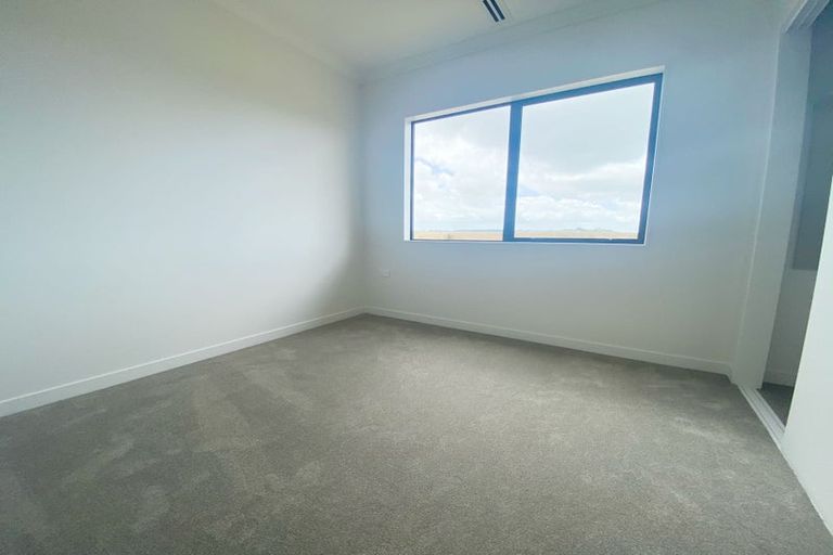Photo of property in 73 Michael Bosher Way, Flat Bush, Auckland, 2019