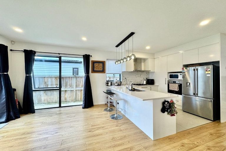 Photo of property in 30 Minhas Road, Papakura, 2110