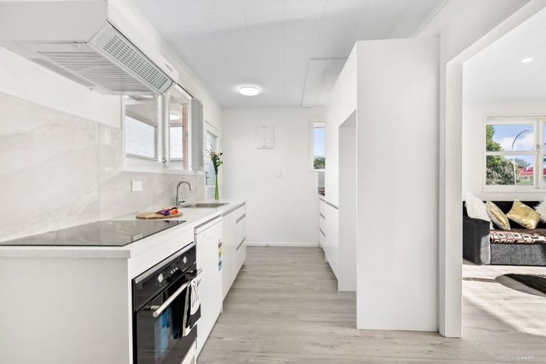 Photo of property in 1b Leeson Place, Mangere, Auckland, 2022