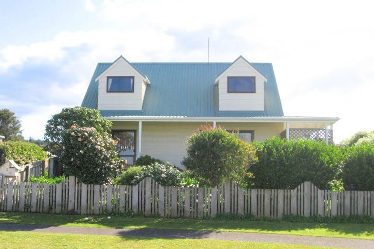 Photo of property in 126 Durrant Drive, Whangamata, 3620