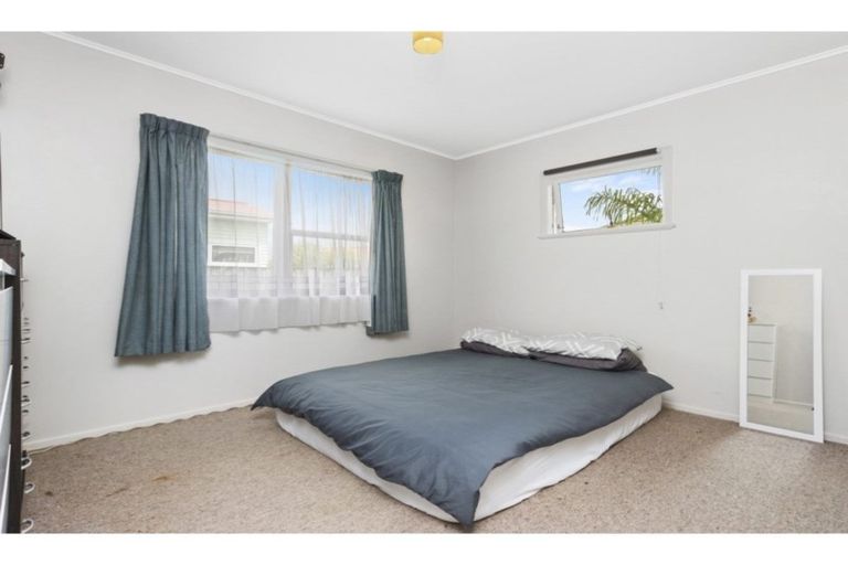 Photo of property in 10 Valley Road, Waiuku, 2123