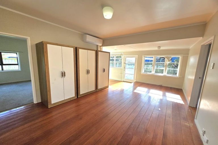 Photo of property in 40 Evans Road, Weymouth, Auckland, 2103