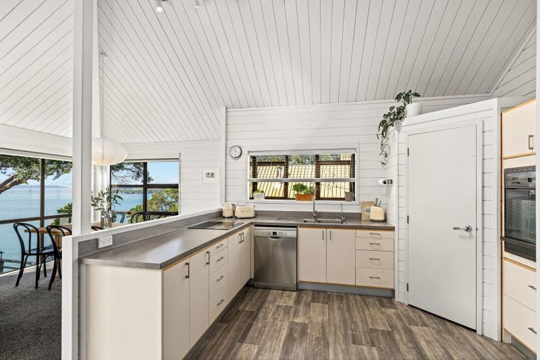 Photo of property in 51 Fidelis Avenue, Snells Beach, 0920