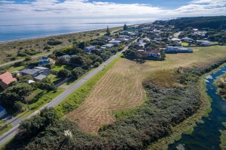 Photo of property in 34 Kapiti Lane, Otaki Beach, Otaki, 5512