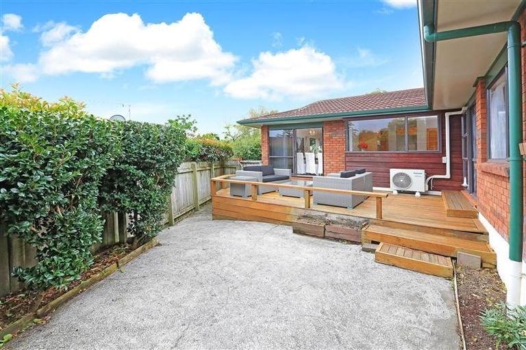 Photo of property in 2/5 Fieldstone Court, Northpark, Auckland, 2013