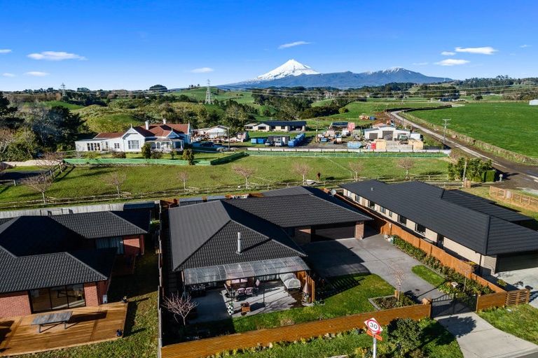 Photo of property in 4 Atutahi Street, Hurdon, New Plymouth, 4310