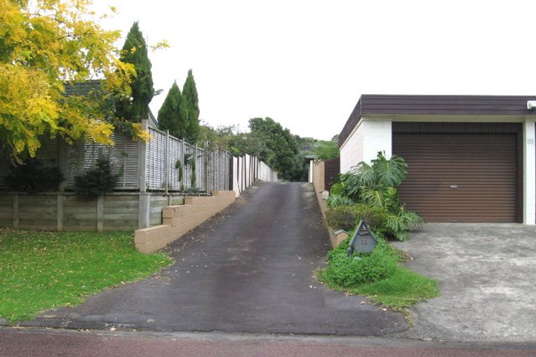 Photo of property in 11 Ganymede Place, Half Moon Bay, Auckland, 2012