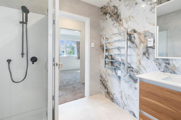 Photo of property in 14 Tairere Crescent, Rosehill, Papakura, 2113