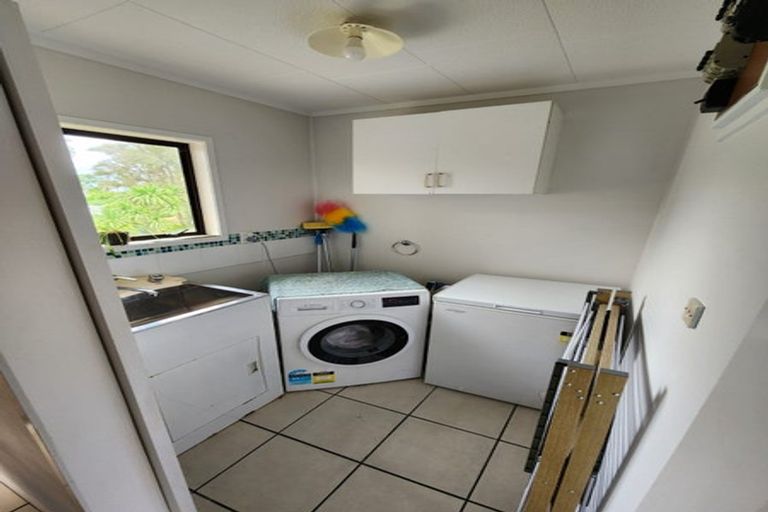 Photo of property in 296a One Tree Point Road, One Tree Point, 0118