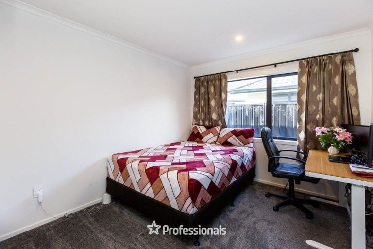 Photo of property in 3 Nikau Lane, Timberlea, Upper Hutt, 5018