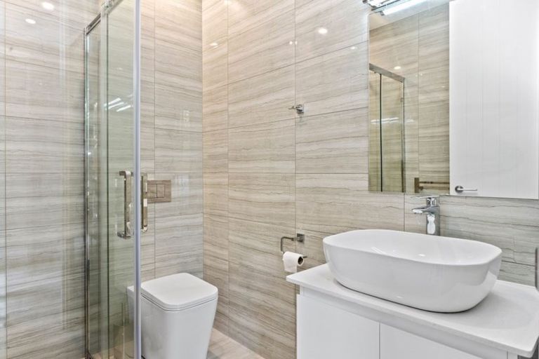 Photo of property in 32c Hewitts Road, Merivale, Christchurch, 8014