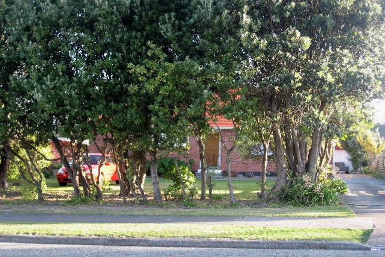 Photo of property in 22 Kapiti Crescent, Titahi Bay, Porirua, 5022
