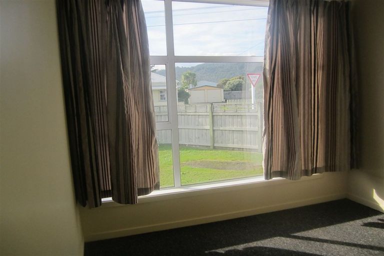 Photo of property in 2 Pitt Street, Cobden, Greymouth, 7802