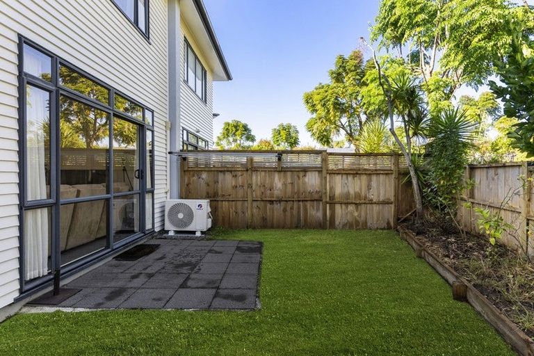Photo of property in 46/2 Armoy Drive, East Tamaki, Auckland, 2016