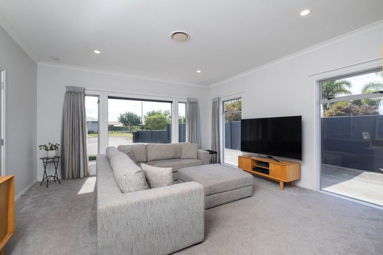 Photo of property in 10 Donald Place, Frimley, Hastings, 4120