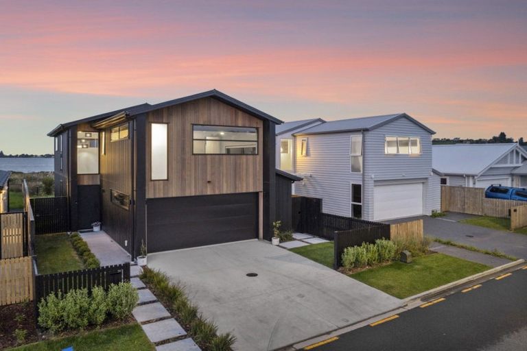 Photo of property in 31 Hinaki Street, Poike, Tauranga, 3112