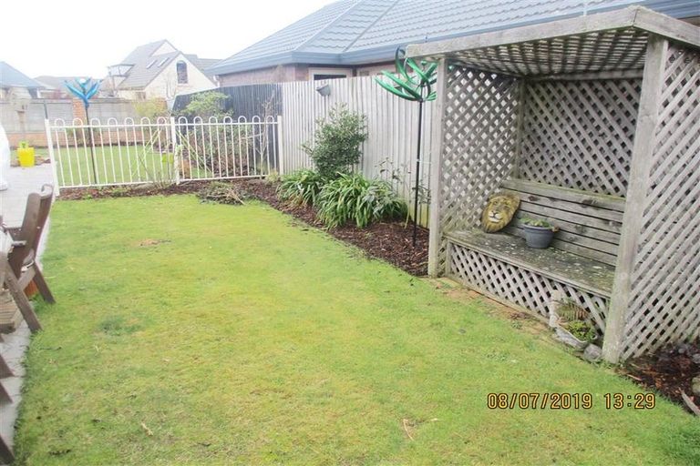 Photo of property in 27 Broadhaven Avenue, Parklands, Christchurch, 8083