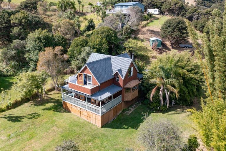 Photo of property in 15 Irishtown Road, Kuaotunu, Whitianga, 3592