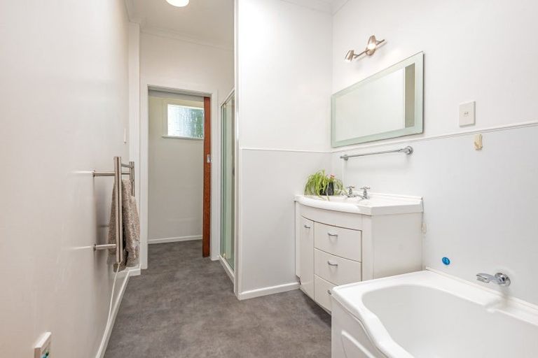 Photo of property in 17 Manawatu Street, Hokowhitu, Palmerston North, 4410