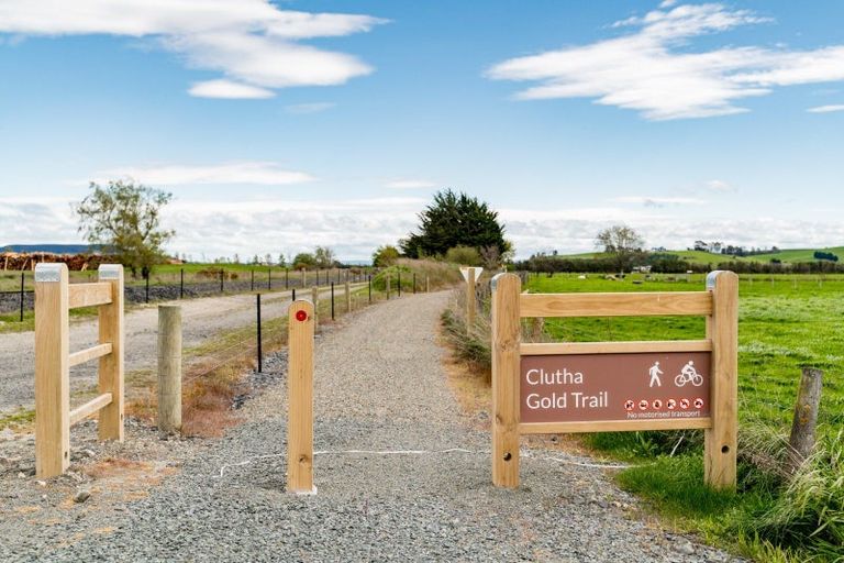 Photo of property in 108 Limeworks Road, Circle Hill, Milton, 9291