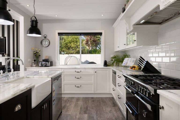 Photo of property in 31 Maria Tini Drive, Papamoa Beach, Papamoa, 3118