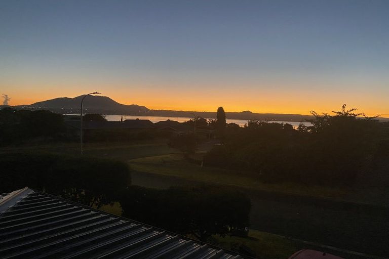 Photo of property in 2 Cherry Lane, Acacia Bay, Taupo, 3330