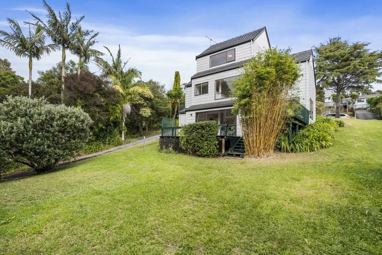 Photo of property in 8 Lynngate Place, Hillcrest, Auckland, 0627