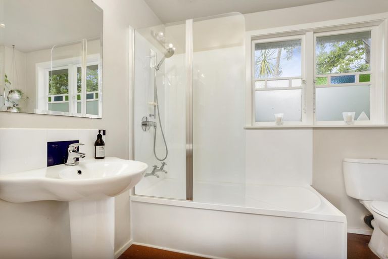 Photo of property in 36 Candia Road, Swanson, Auckland, 0614