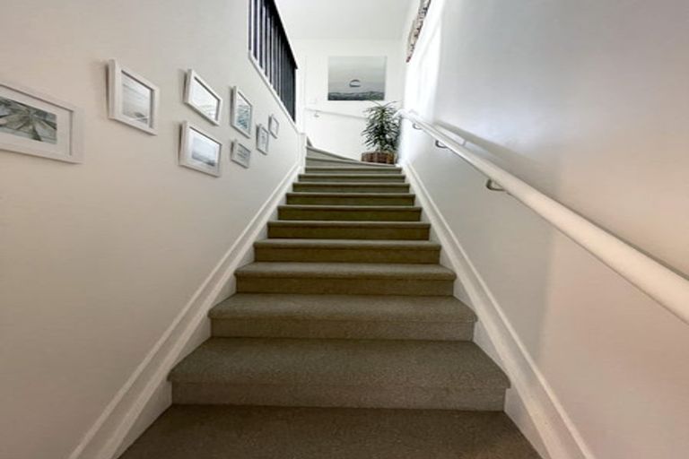 Photo of property in 5/35 Garadice Road, Rothesay Bay, Auckland, 0630