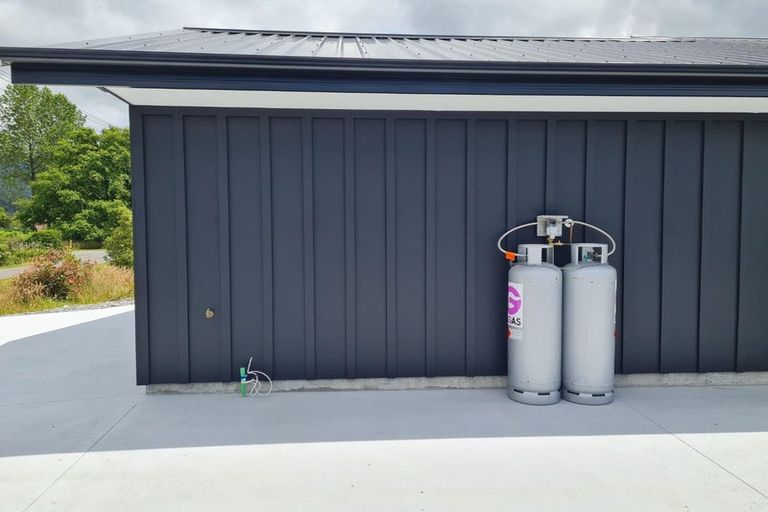 Photo of property in 29 Clifford Street, Blackball, 7804