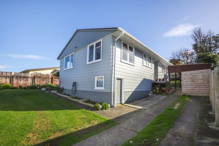 Photo of property in 11 Desert Gold Street, Ascot Park, Porirua, 5024