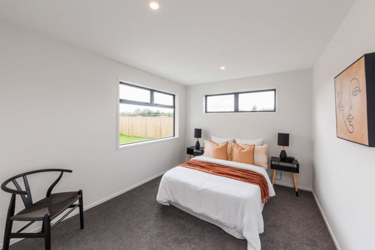 Photo of property in 9 Pahiki Crescent, Levin, 5510