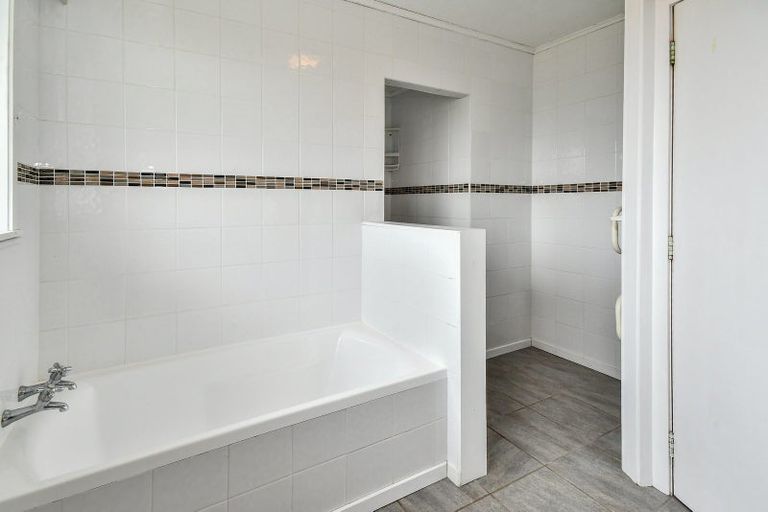 Photo of property in 20 Helenslee Road, Pokeno, 2402