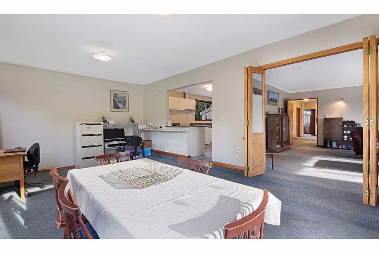 Photo of property in 212 High Street, Oxford, 7430