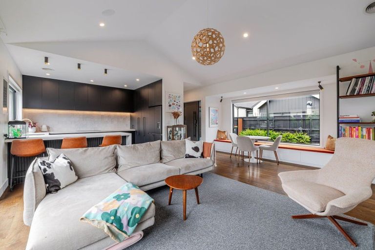 Photo of property in 65 Stanley Avenue, Palmerston North, 4414