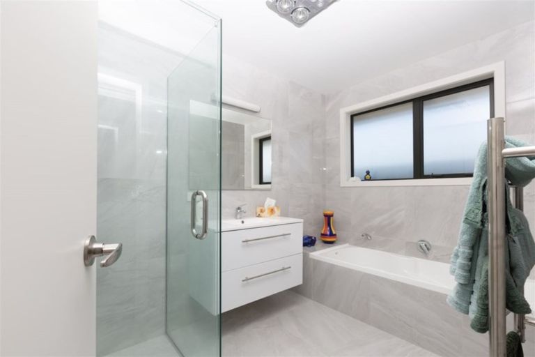 Photo of property in 13 Puketutu Grove, Motueka, 7120