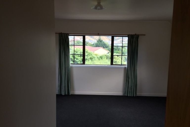 Photo of property in 6 Ellwood Place, Churton Park, Wellington, 6037