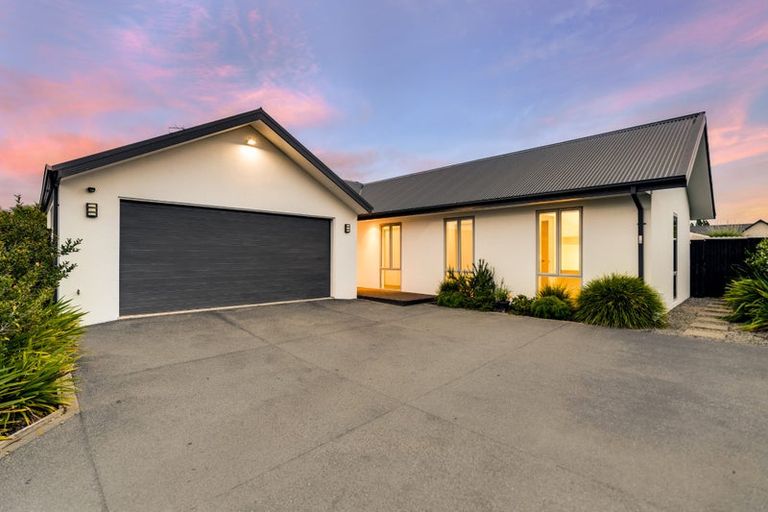 Photo of property in 14 Rockport Place, Parklands, Christchurch, 8083