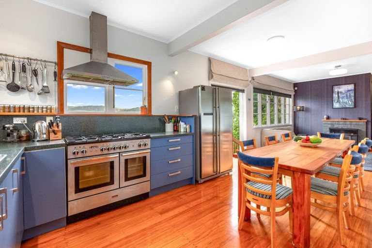 Photo of property in 7 Himalaya Crescent, Khandallah, Wellington, 6035