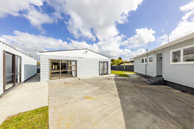 Photo of property in 24 President Avenue, Papakura, 2110