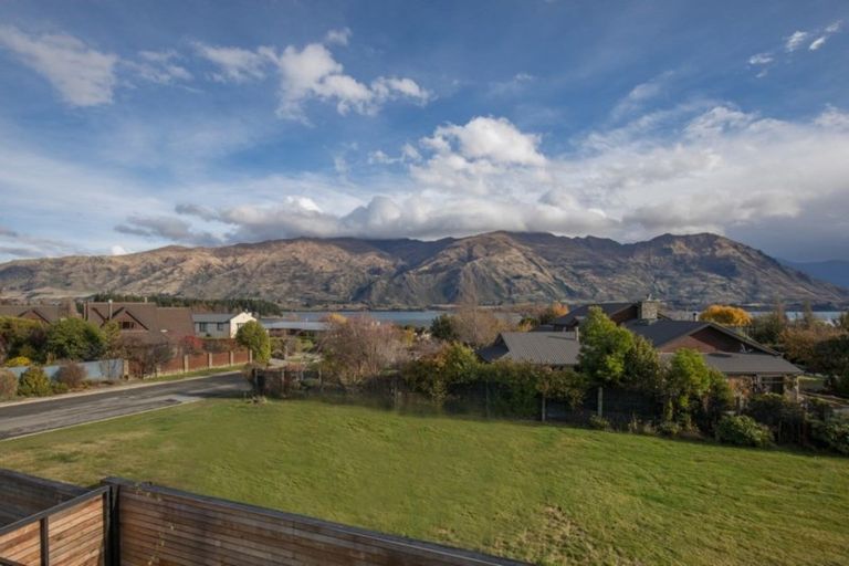 Photo of property in 2a Waimana Place, Wanaka, 9305