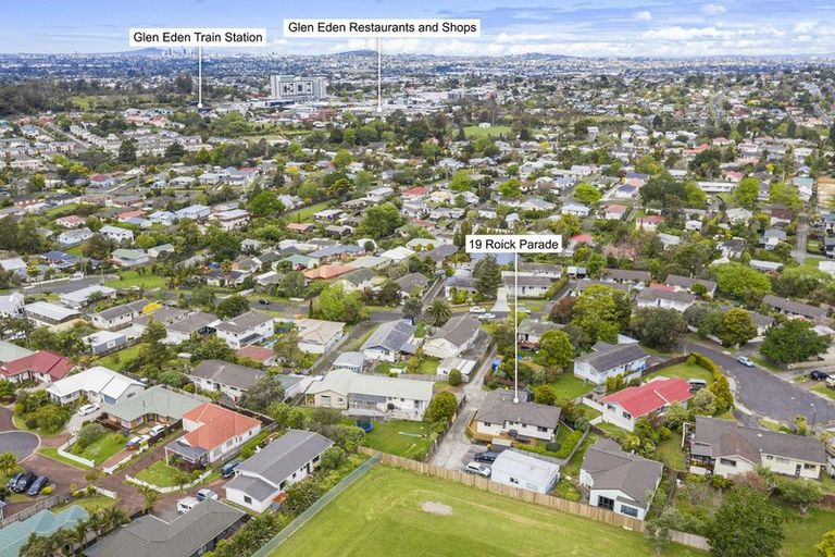 Photo of property in 19 Roick Parade, Glen Eden, Auckland, 0602