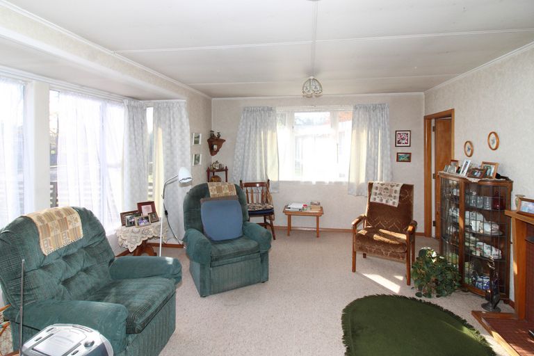 Photo of property in 4 Hughan Place, Carterton, 5713