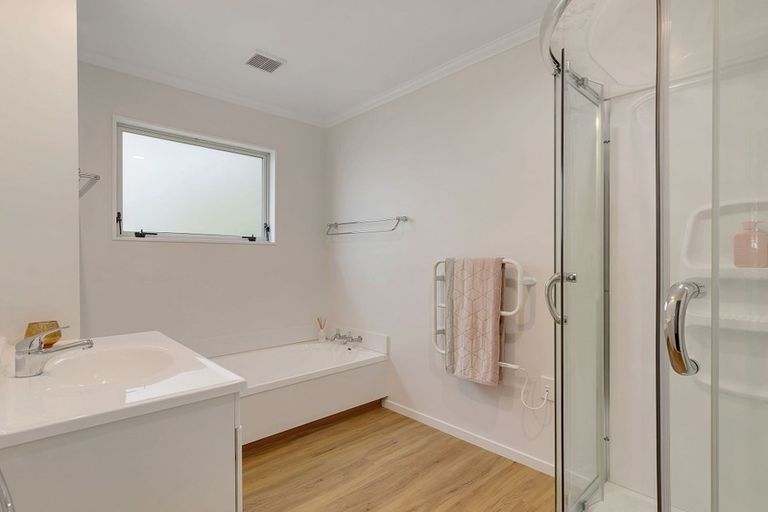 Photo of property in 63a Larsen Crescent, Tawa, Wellington, 5028